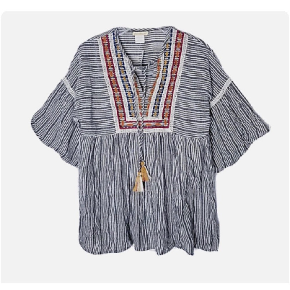 Sweet Magnolia Embroidered Boho Striped
Peasant Top. Size L